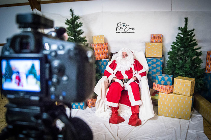 VIDEO TEASER STUDIO – Stand Photographe avec le Père Noël (27) | Studio Rev’Eure